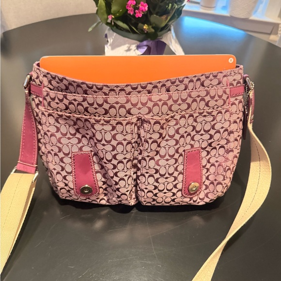 Coach Signature Messenger Bag Purple Crossbody - Picture 16 of 16
